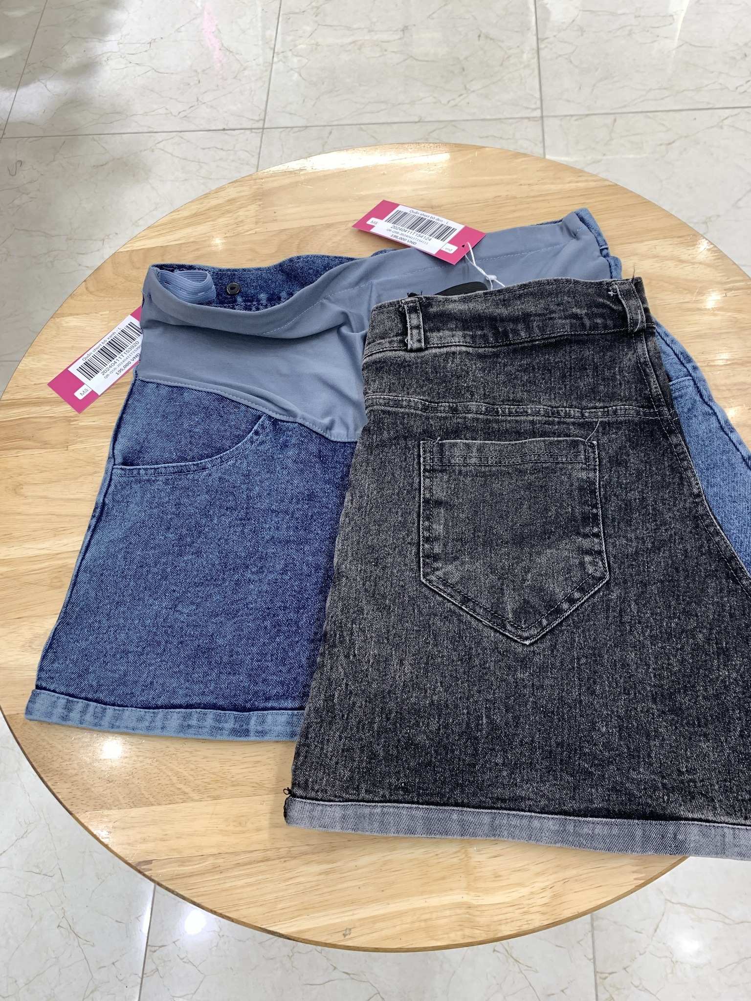 Quần short jean bầu màu xanh